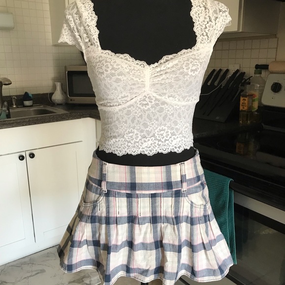 Y2k Abercrombie white lace milkmaid crop top 🍓🤍 - Picture 10 of 12